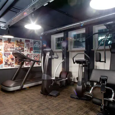 Fitnessraum im HENRI Hotel Hamburg Fitnessgeräte