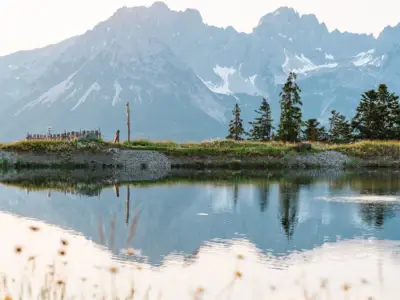 Seien Sie ein HENRI Early Bird und sparen Sie mit unserer Frühbucherrate auf Ihren Urlaub in den Bergen.