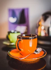 Ein Kaffee und ein Croissant – mehr brauche ich nicht.