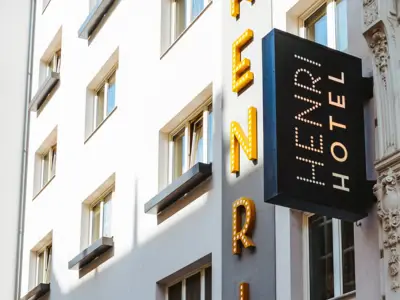 Seien Sie ein HENRI Early Bird und sparen Sie mit unserer Frühbucherrate 10 % auf Ihren Urlaub in Wien.