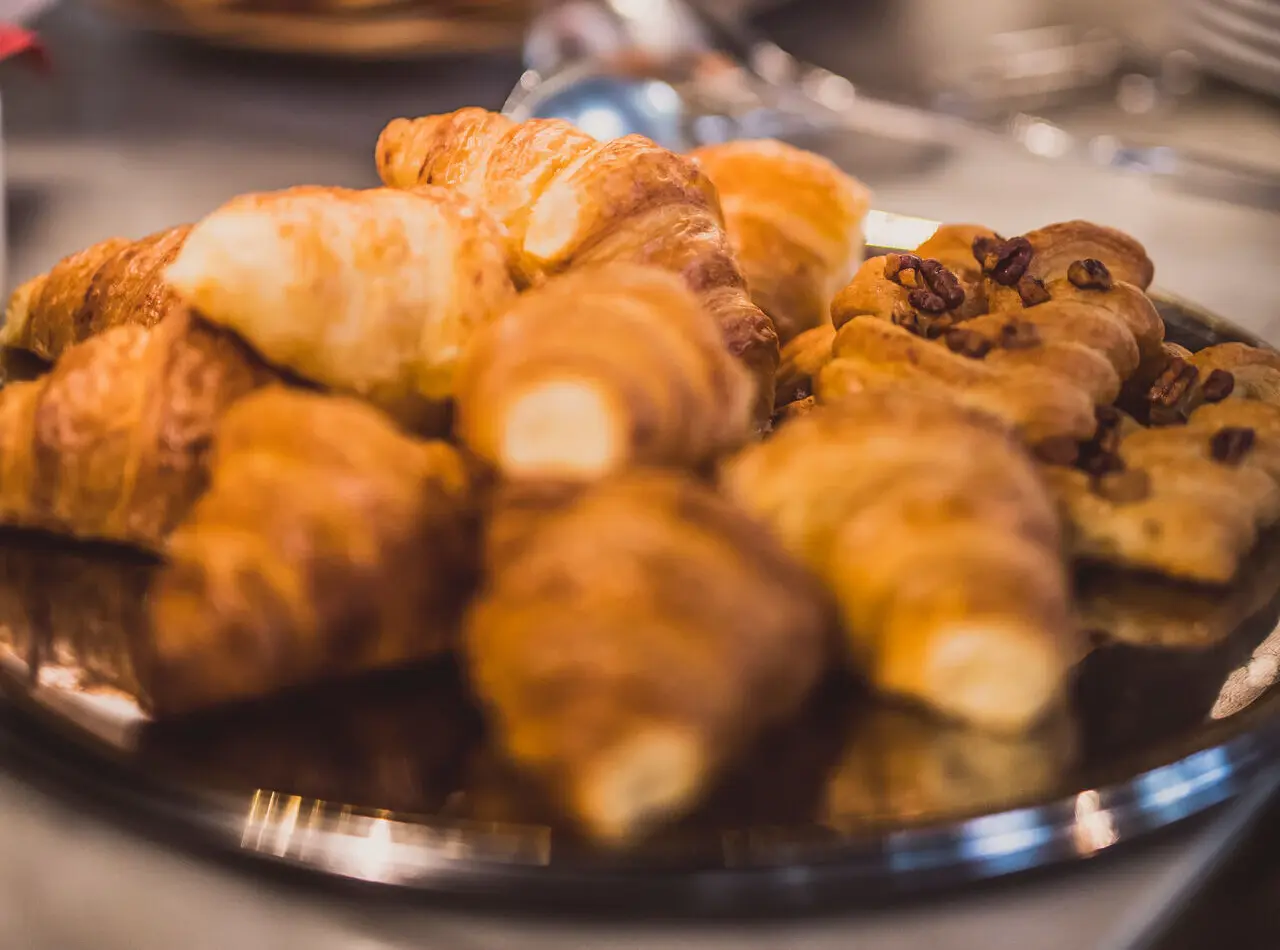 Ein Kaffee und ein Croissant – mehr brauche ich nicht.